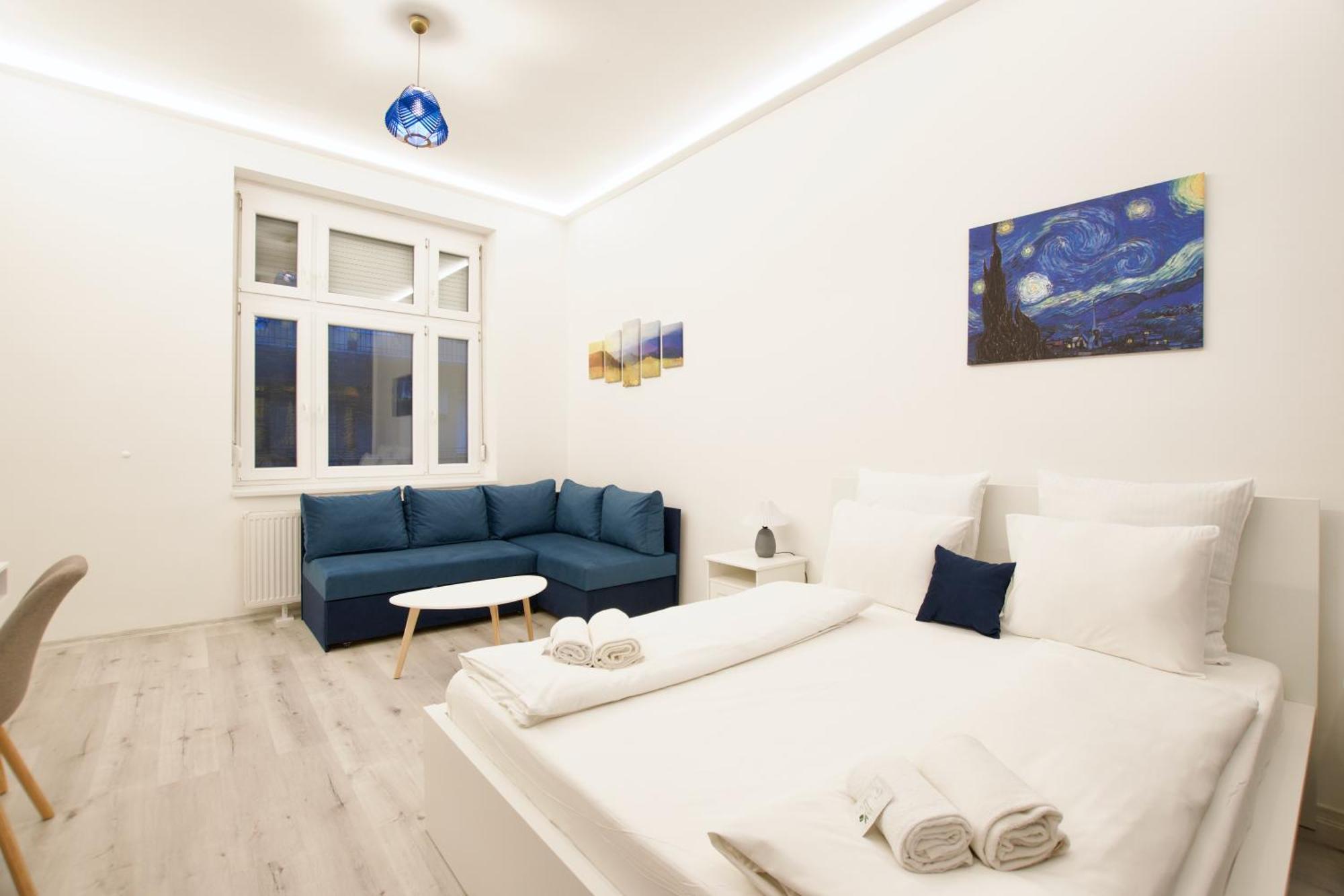 Apartment Standard By Hi5- Jankalak Budapest